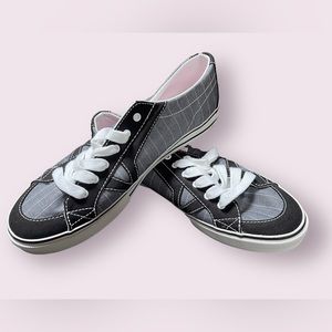 Vans size 10.5 women’s, size 9 men’s